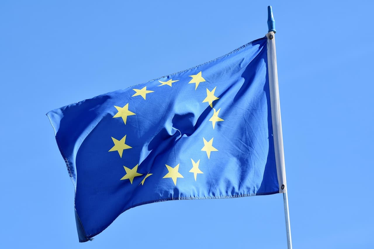NATO Commander Grynkewich's Russia Warning Comes as EU Adds Almost 1,600 to Sanctions Blacklist and Kremlin Rejects Zelensky's 60-Day Ceasefire