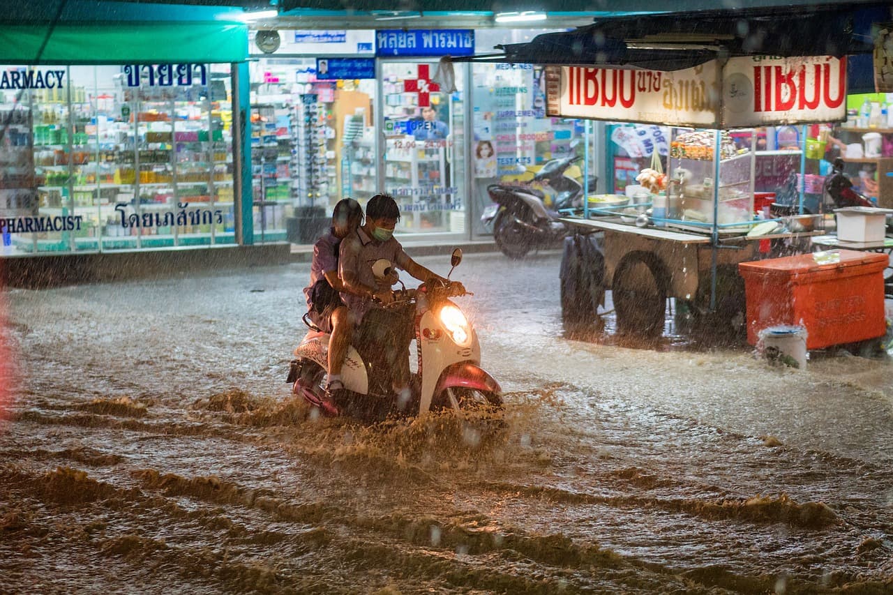 Bangkok floods turn streets into stagnant lakes as about 40 die