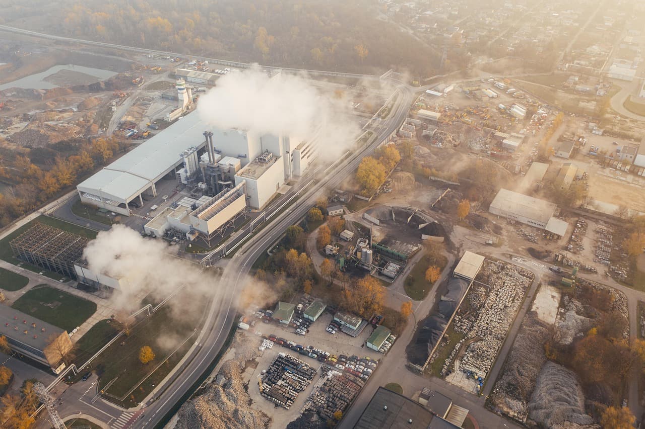 Campaigners urge chancellor to cut £24bn carbon capture spending before budget