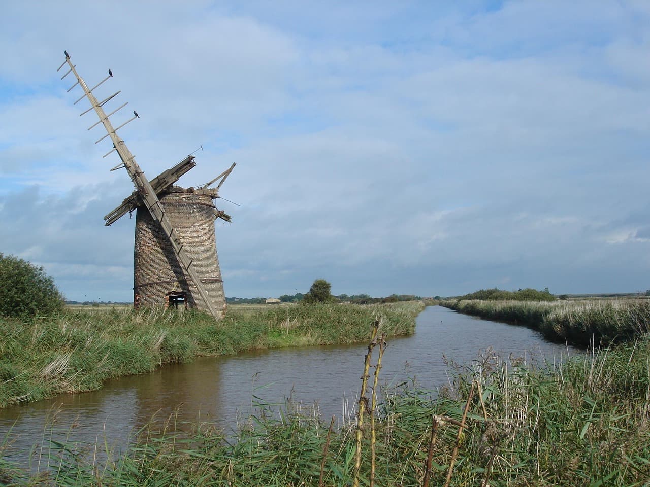 Stop 'cash for trash' housebuilding in Norfolk Broads, Labour MP tells environment watchdog