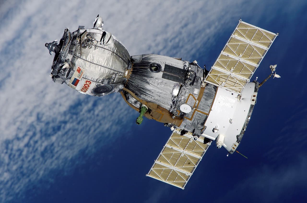 Russian Military Satellite Cosmos-2612 Moved Dangerously Close to Ukrainian Imaging Satellite Iceye-X36