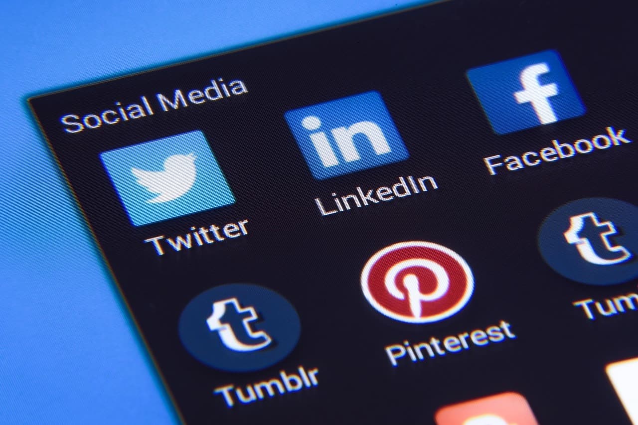 Digital distrust and polarisation: analyst finds no Facebook collapse after Russian data centre attacks