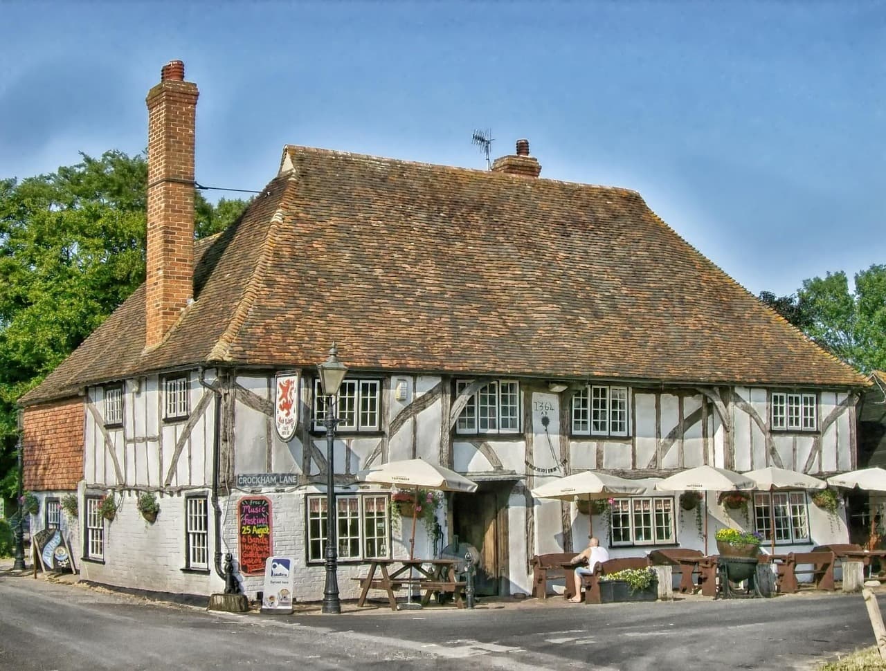 England's Oldest Pub Is the George Inn in Somerset, Tree-Ring Dating Finds