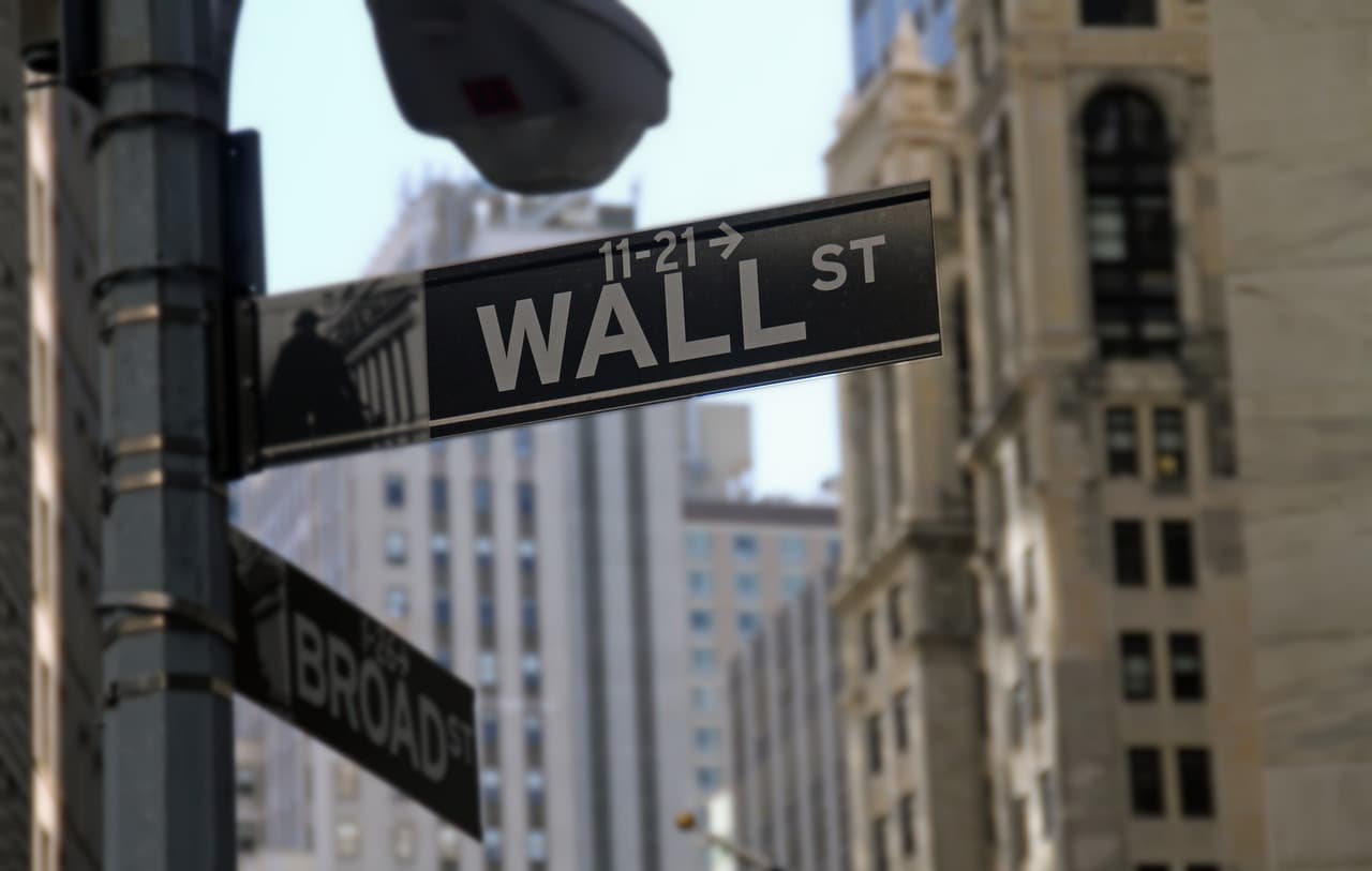 Lawmakers Introduce Epstein Wall Street Records Act Targeting Epstein-Connected Bankers