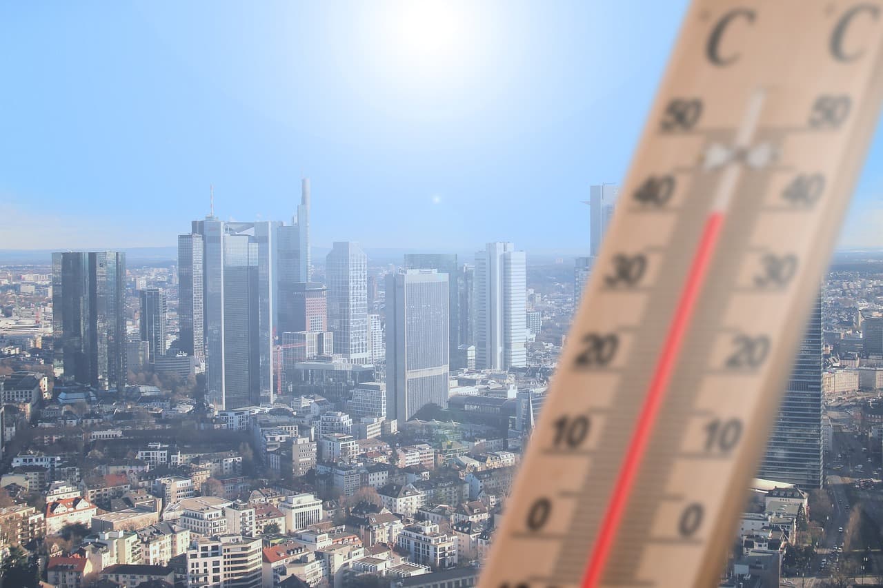 Europe Summer Heat Stress: Record 52% of Continent Exposed, EU Monitor Says