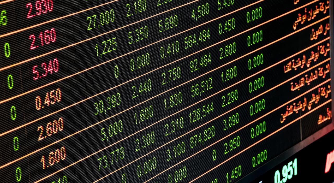 French Borrowing Costs Rise Above US Treasury Yields for First Time Since 2013