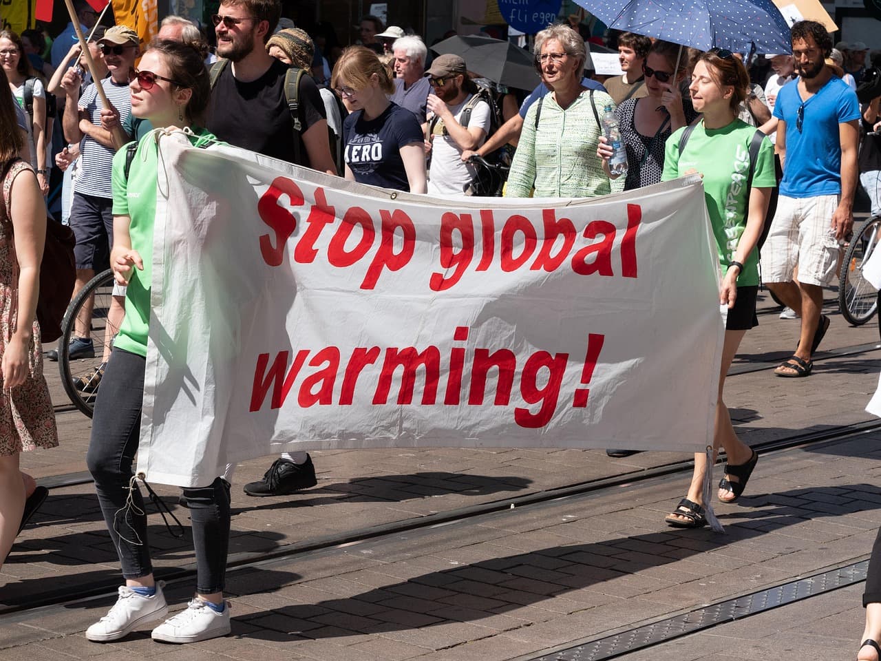 Macron Says Student Protesters Exploited, Demands Responses Within Weeks