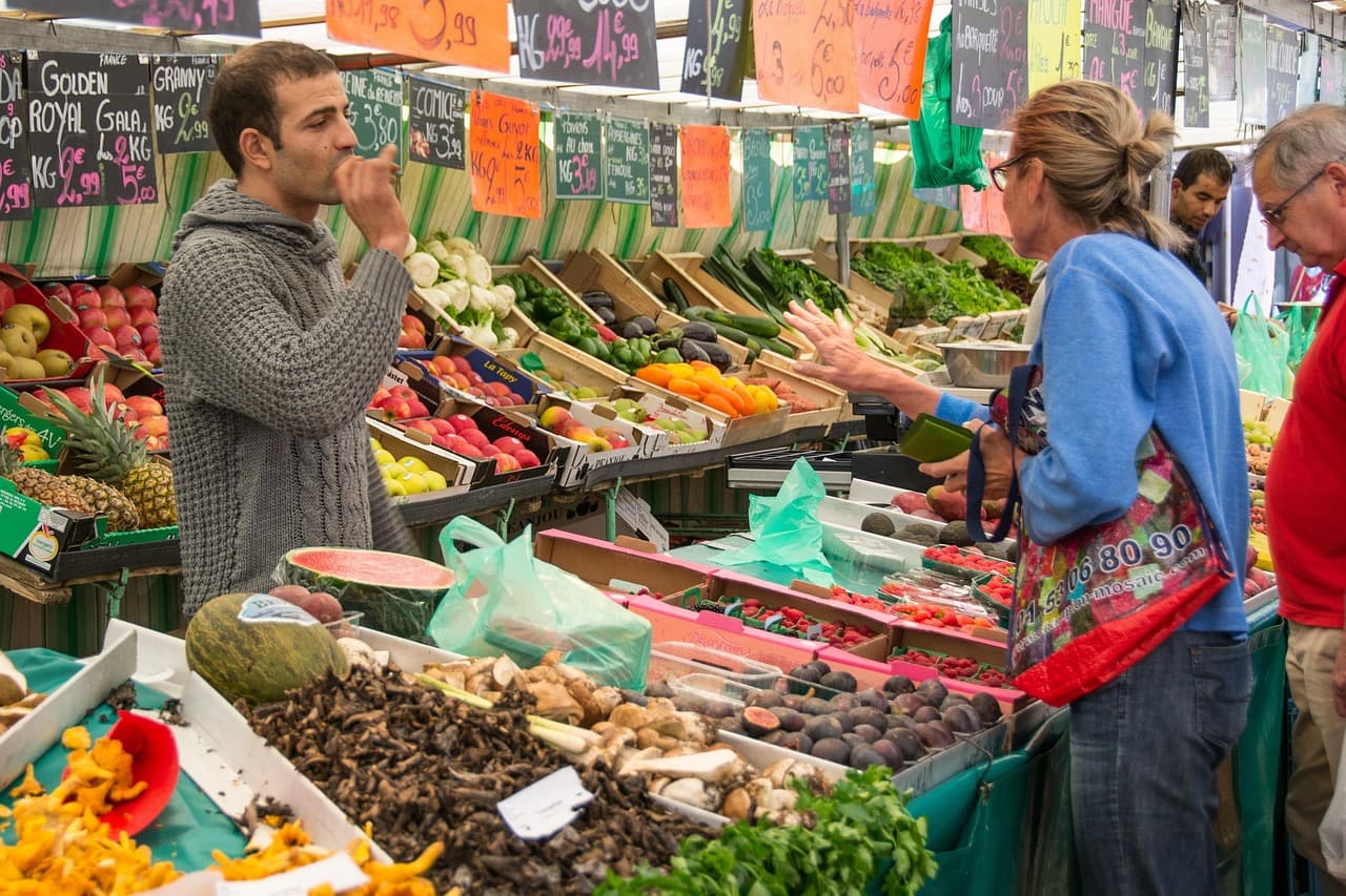 Marché des Enfants Rouges fire destroys Paris's oldest covered food market