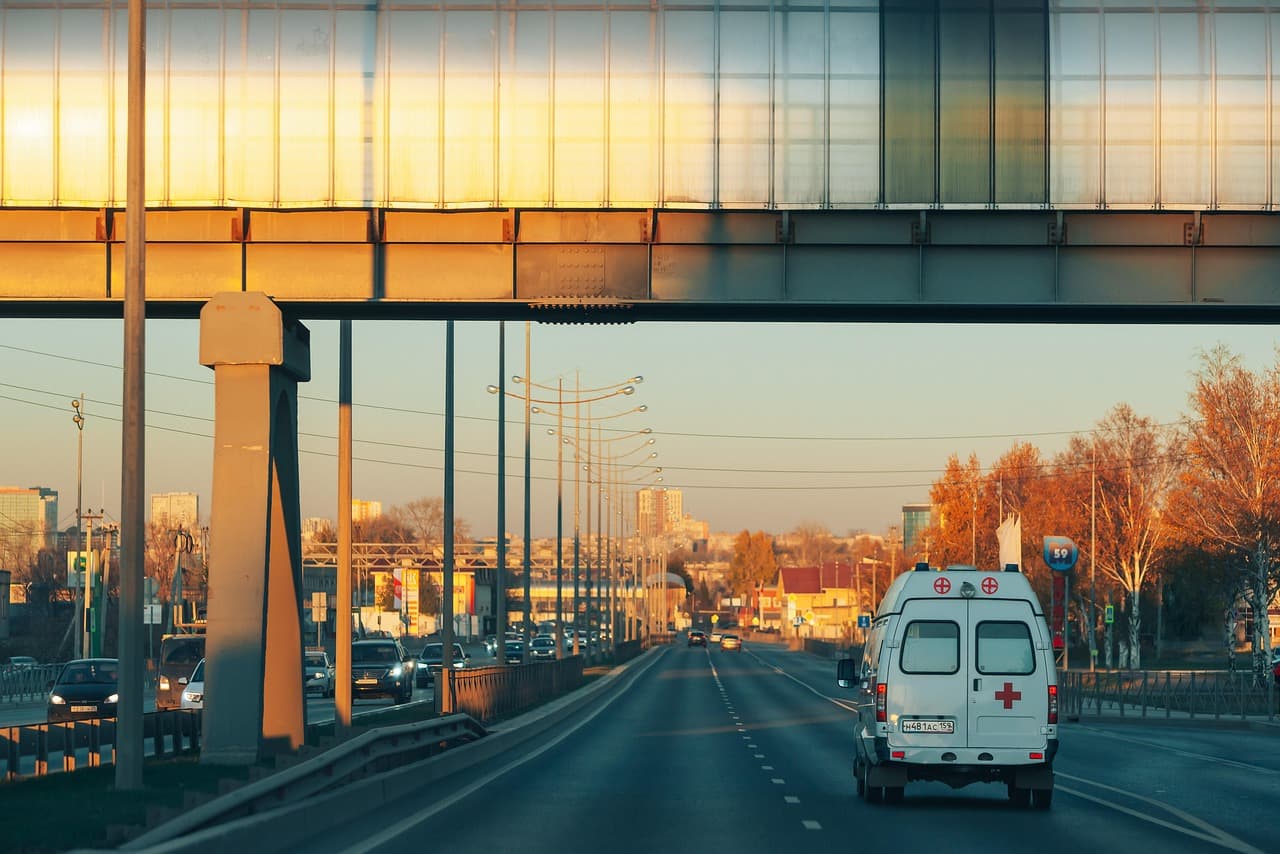 Oleshky evacuation begins: first civilian convoy leaves besieged city