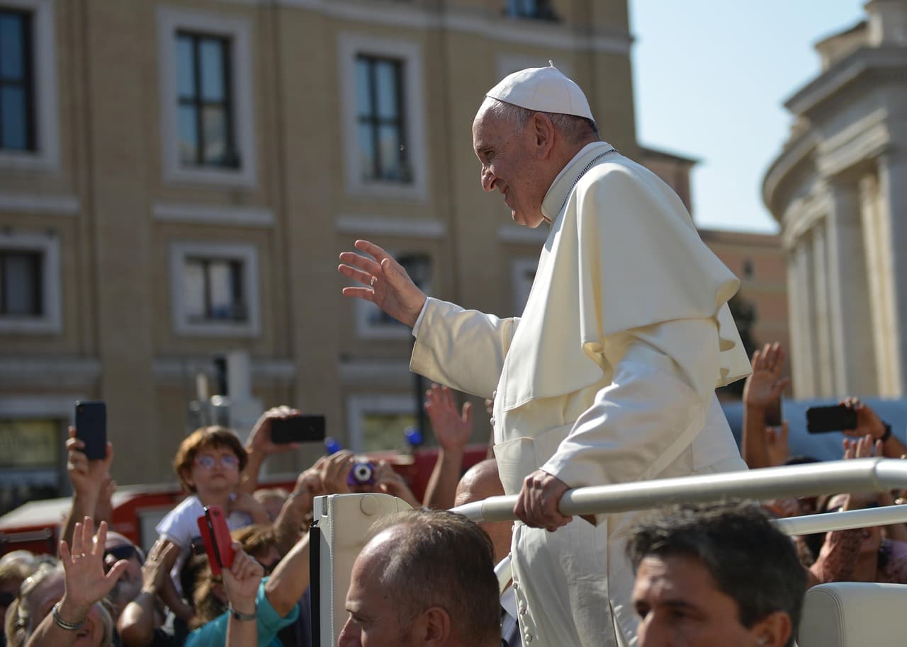 Pope Leo's Lung Surgery Successful; Vatican Says Cancerous Nodule Removed
