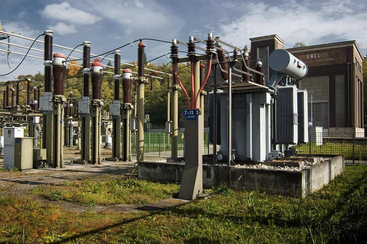 Russia attacks Ukraine power plants as intercepted plan targets the grid
