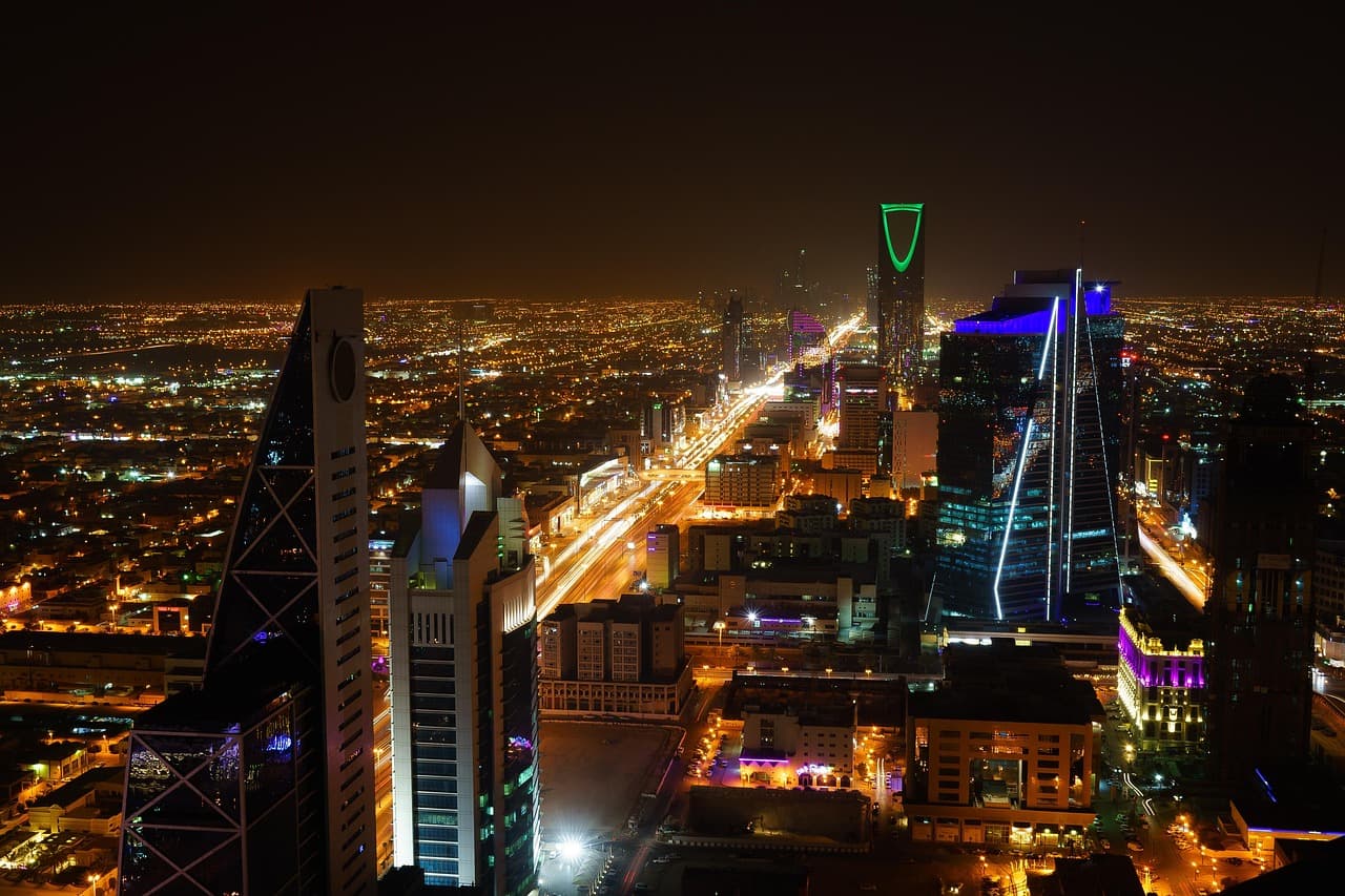 Saudi Arabia strikes back after deadly Houthi attacks hit Riyadh airport missile targets