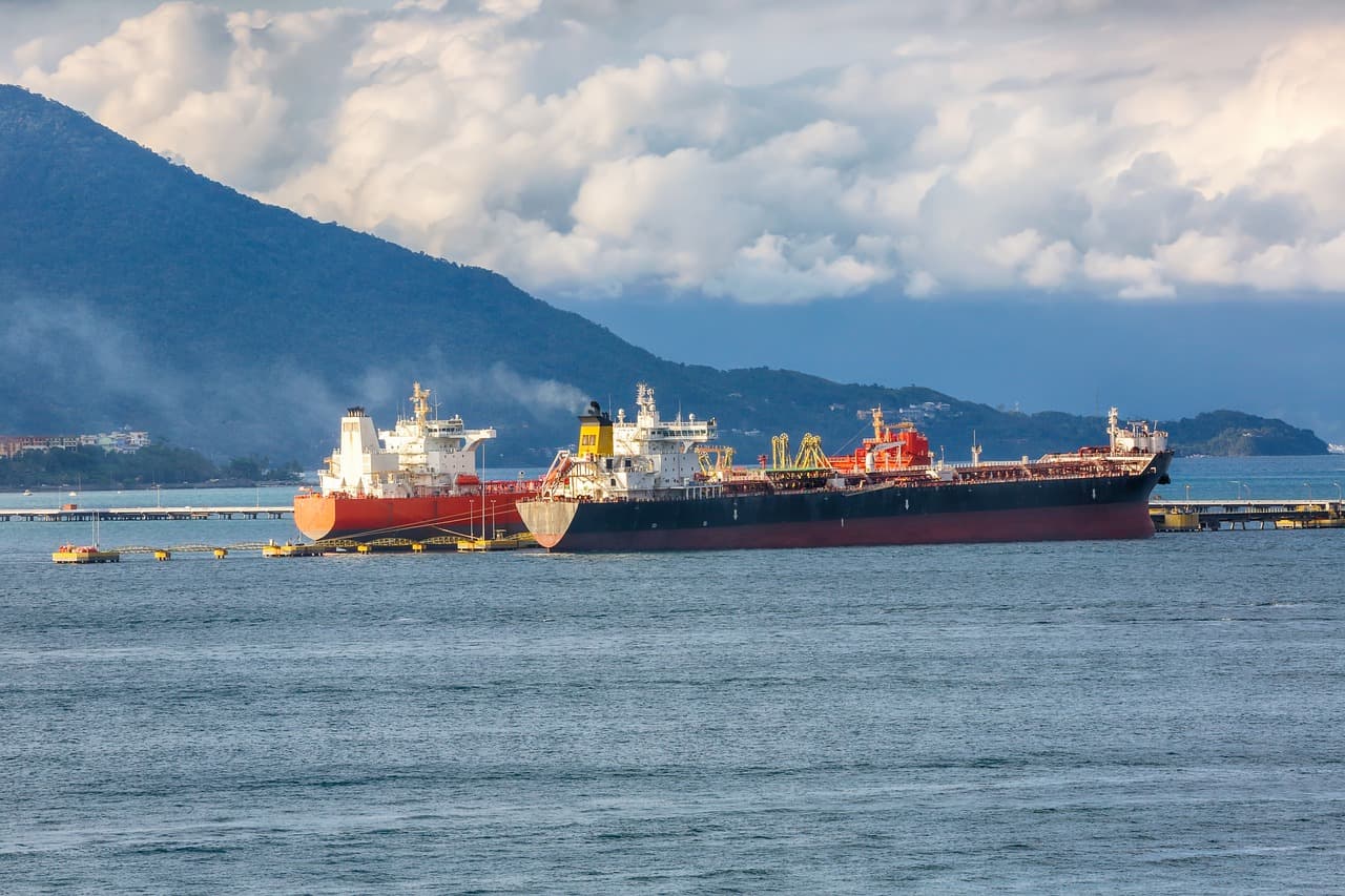 South Korea threatens legal action over fuel shipments to Russia if law broken