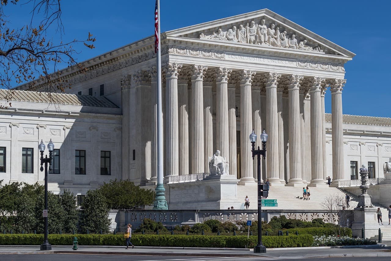 Supreme court climate lawsuits at stake as justices hear big oil's bid to block Boulder's case