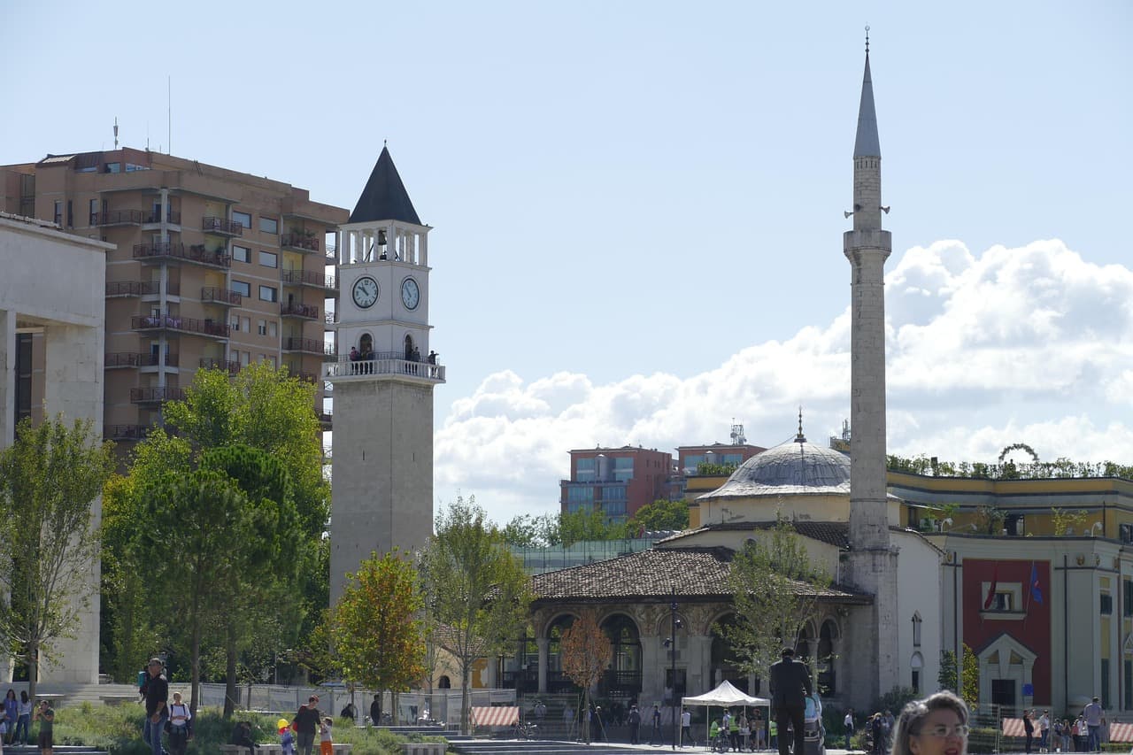 Tirana Protests Spread to Other Cities as Students Boycott Universities