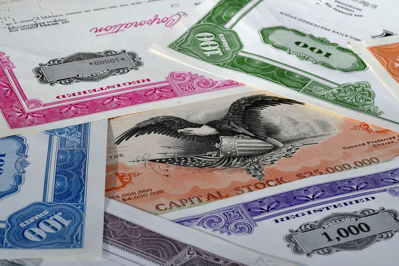 UK borrowing costs hit 19-year high as gilt yields surge in global bond selloff