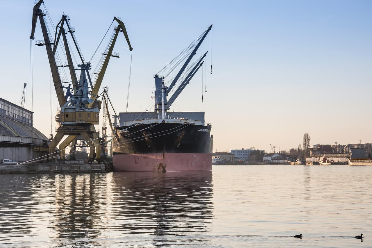 Closer UK-EU trade ties a bigger prize than separate deals, says Douglas Alexander