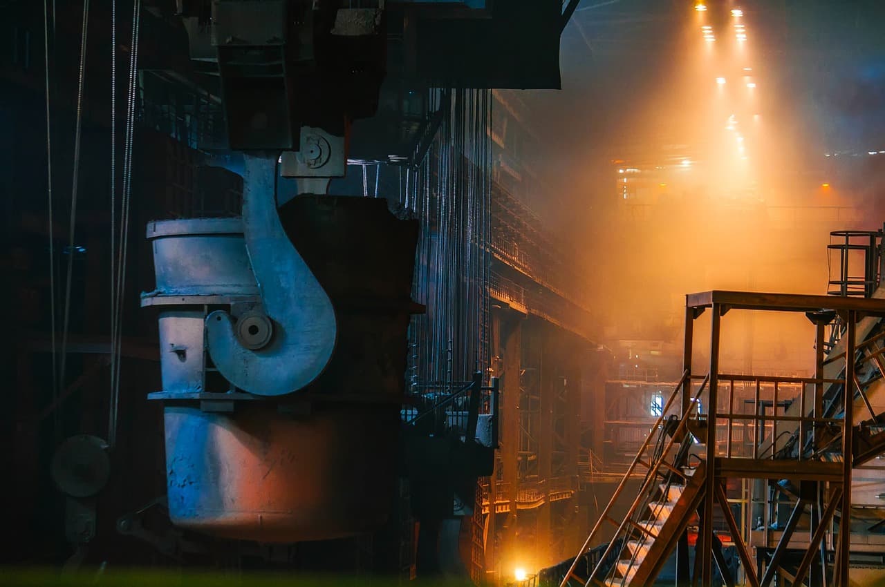 UK Steelmakers' Electricity Costs Hit Worst Gap With France in Three Years