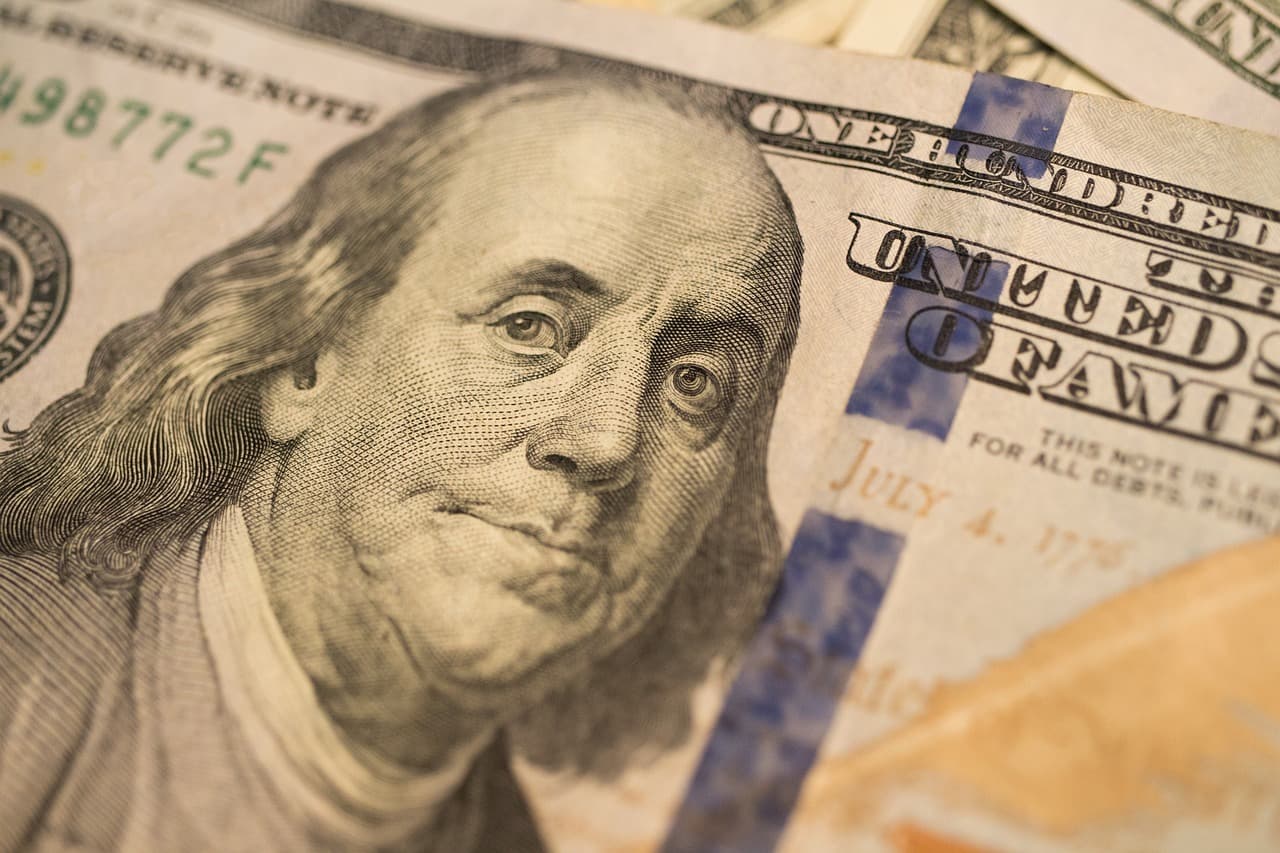 US economy grows faster than expected: GDP up 3.4% in third quarter
