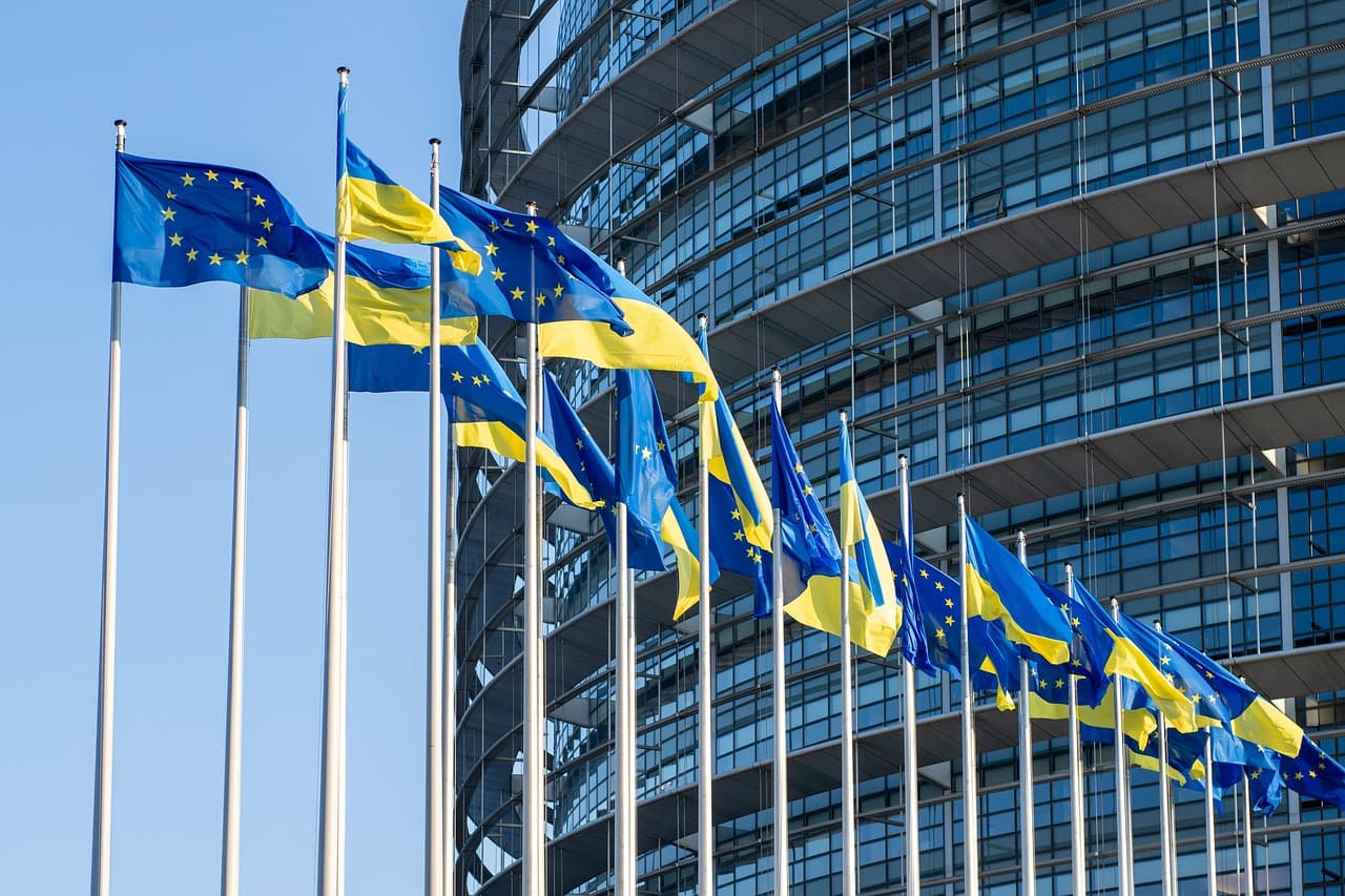 US Tilting Toward Russia: Ilves Says Europe Must Act as Europe for Zelensky
