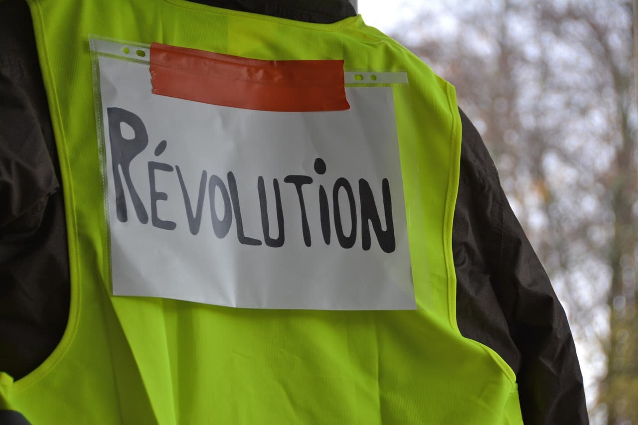 Yellow Vest Protests France: 855 Arrested Saturday as First Court Appearances Begin